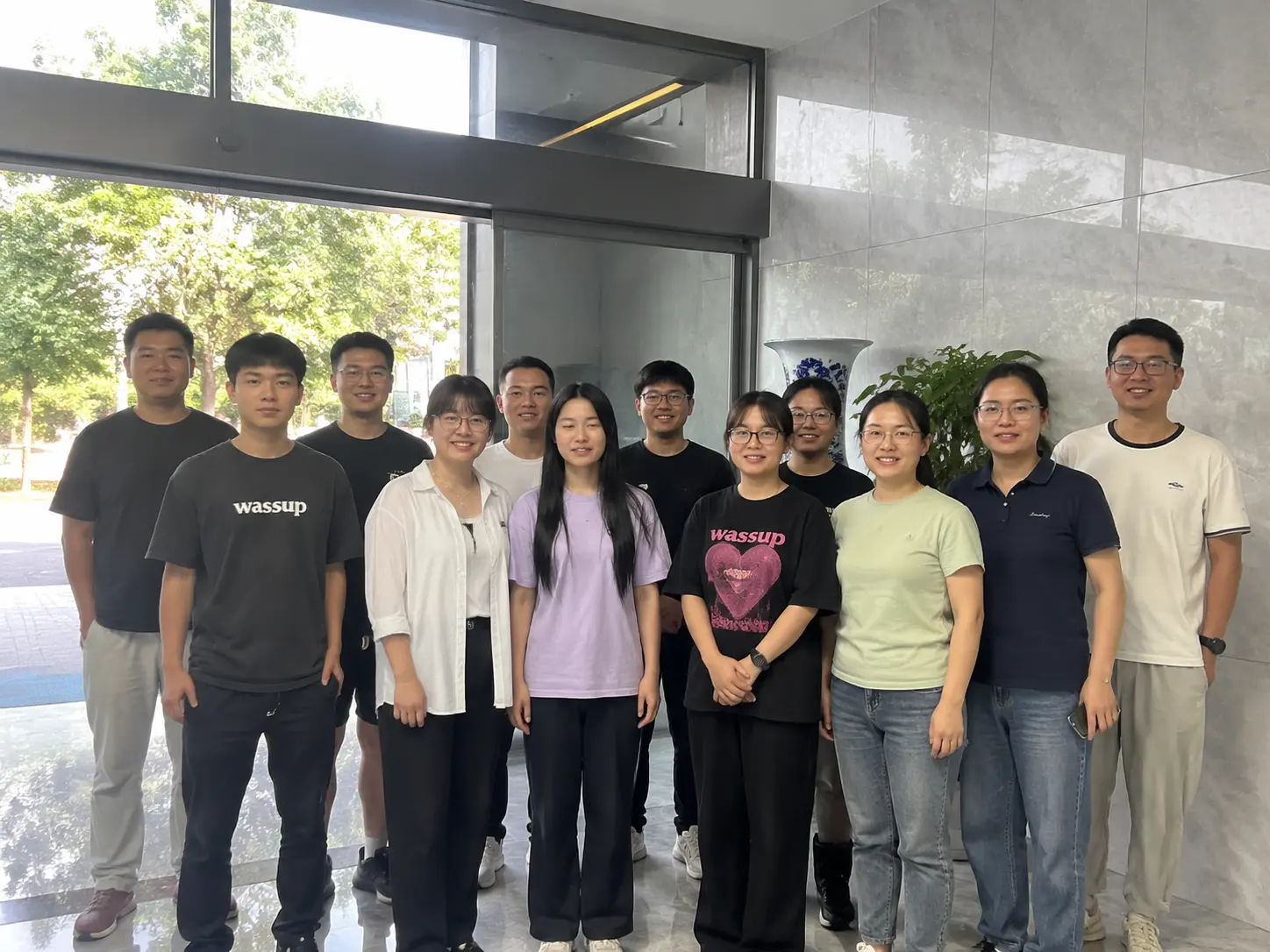 Rectivas Materials team photo at the company entrance